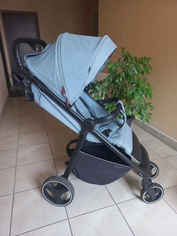 Прогулочная детская коляска