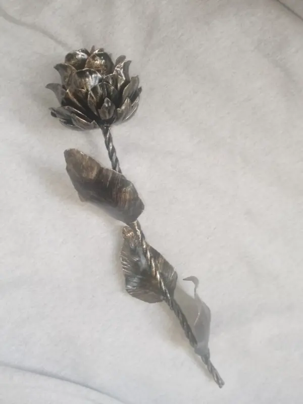 Кованая роза