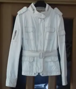 Куртка-ветровка женская