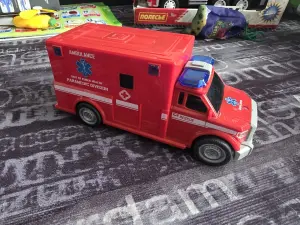 Скорая помощь (звук, свет)