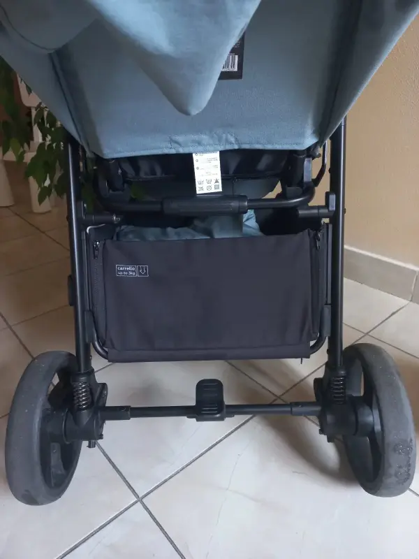 Прогулочная детская коляска