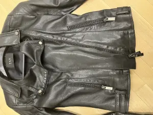 Куртка женская из натуральной кожи, XS