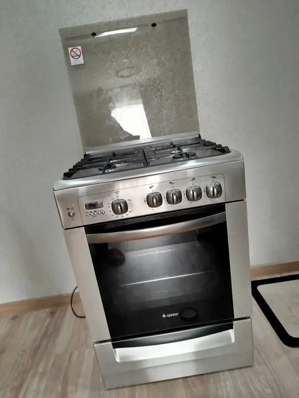 Продам газовую плиту GEFEST