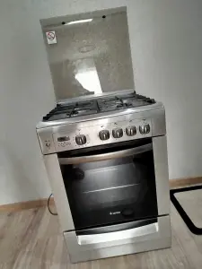 Продам газовую плиту GEFEST