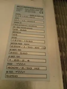 Холодильное оборудование в отличном состоянии с 4 холодильных камер