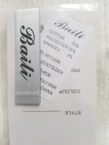 НОВЫЙ свитер-отличный и красивый подарок