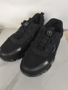 Кроссовки с системой быстрой шнуровки