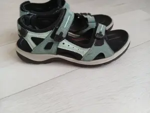 продам сандали