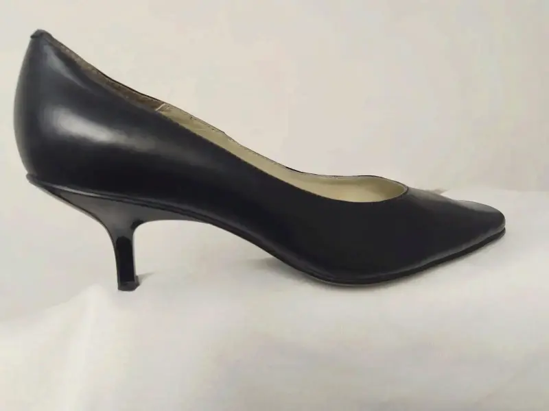 Женская обувь БУ и новая - Туфли лодочки кожаные Axis 38 37,5 удобный каблук - Вся Беларусь - Фото 2 Туфли лодочки кожаные Axis 38 37,5 удобный каблук - Вся Беларусь - 241571 - Доска объявлений Kupika.by - Фото 2