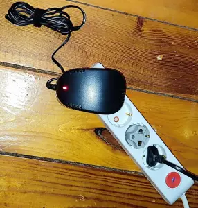 Универсальный стабилизированный блок питания SN1000S