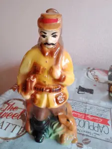 Советская статуэтка- бутылка