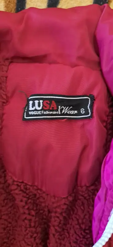 Одежда для девочек - Куртка-жилетка бордо на флисе на 4-6г, б.у - Вся Беларусь - Фото 3 Куртка-жилетка бордо на флисе на 4-6г, б.у - Вся Беларусь - 241462 - Доска объявлений Kupika.by - Фото 3