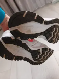 продам кроссовки