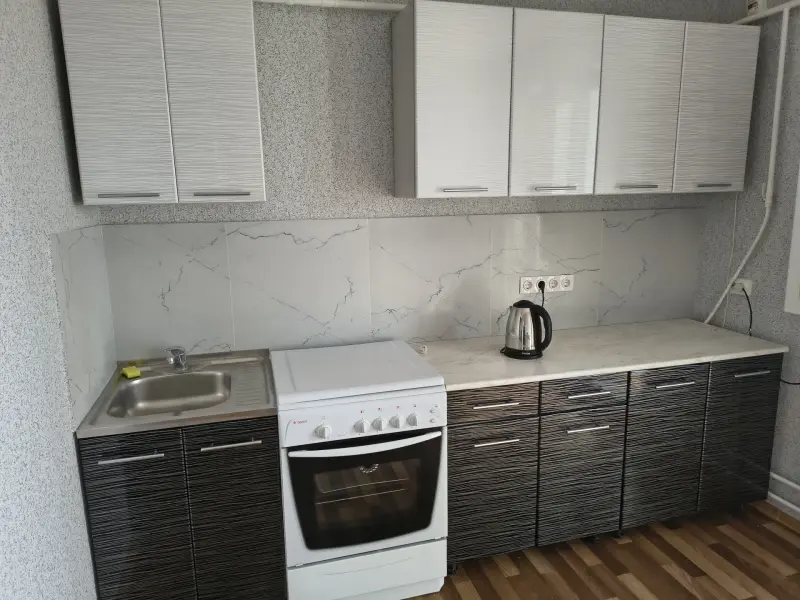 Кухонный гарнитур,Плита газовая .