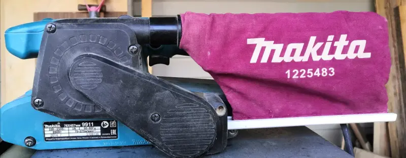 Ленточная шлифмашинка Макита 9911