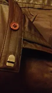 Брюки из натуральной кожи, р-р 42, см. замеры ниже.