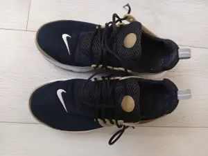 продам кроссовки