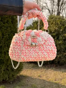 Нежная сумочка из трикотажной пряжи