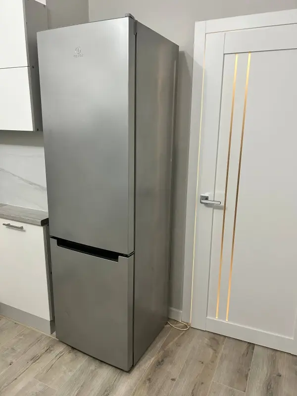 Холодильник Indesit DFE 4200 S - Вся Беларусь - 239286 - Доска объявлений Kupika.by - Фото 2