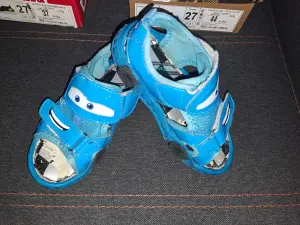 Босоножки 'Тачки' р.28 (стелька 18см)