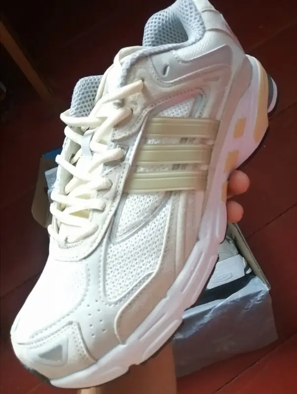 Новые Кроссовки Adidas response cl