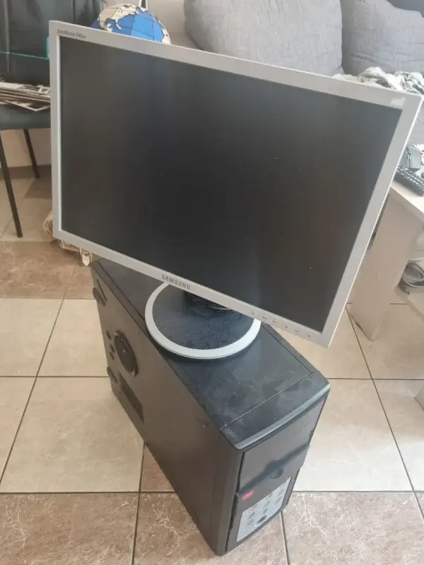 Компьютер Intel 2 ядра, 4gb RAM, SSD+HDD, 9800 GT с монитором