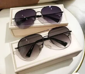 Очки солнцезащитные