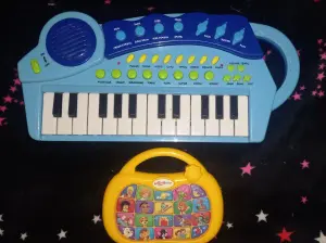 Пианино и музыкальная игрушка для детей, все исправно