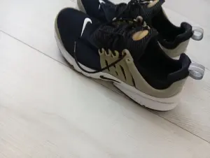 продам кроссовки