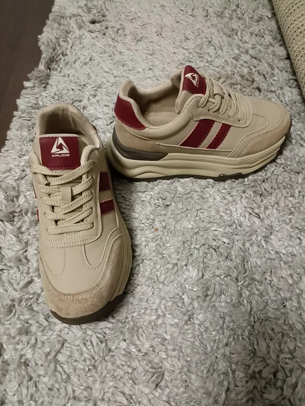 Кроссовки новые