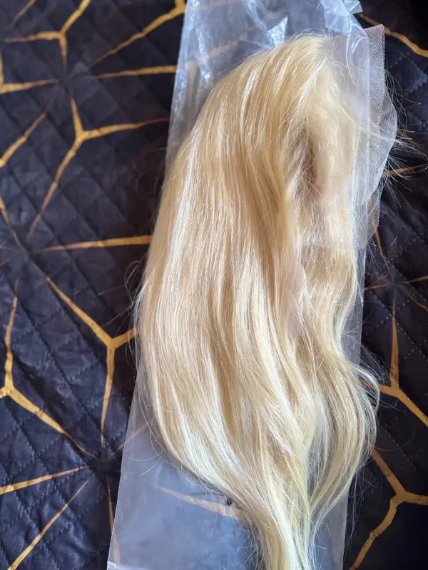 Парик женский из натуральных волос блонд