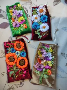 Чехлы для телефонов и очков