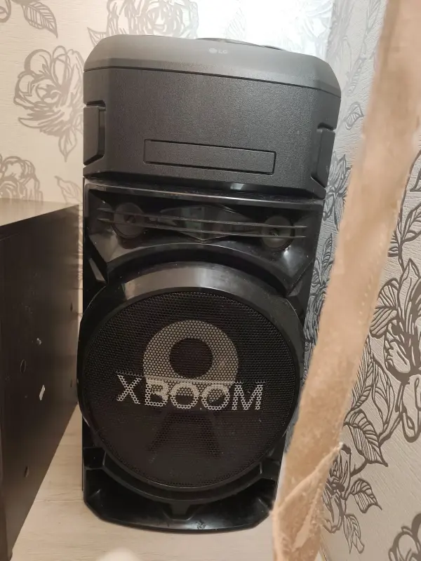 LG Xboom on66