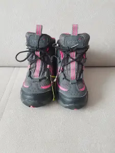 НОВЫЕ высокие кроссовки (весна) фирма Gelert