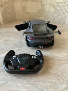 Машина на пульте управления