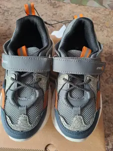 Новые лёгкие кроссовки р.30 ( стелька 19)