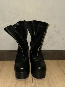 Ботинки женские