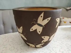 Кашпо керамические за 70 и 140 рублей