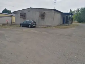 Утепленный склад отлично подойдет под СТО (высота потолка 4 метра)