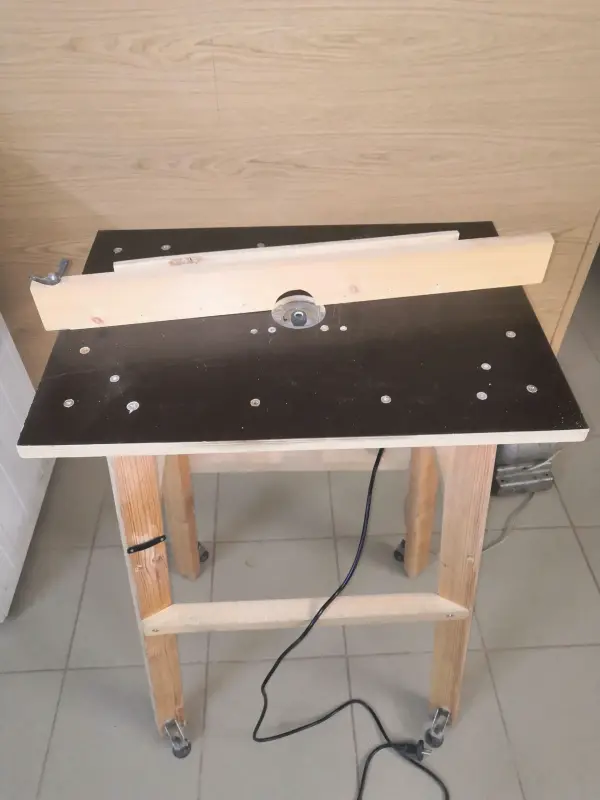 Фрезер кромочный