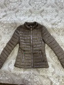 Куртка женская весенняя