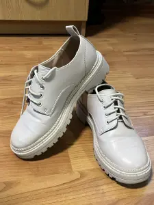 Женская обувь