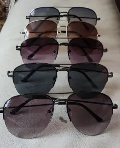 Очки солнцезащитные