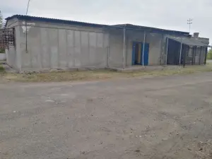 Утепленный склад отлично подойдет под СТО (высота потолка 4 метра)