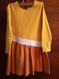 Платья. Кофточки. Ветровка. Джинсы...