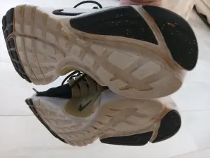 продам кроссовки