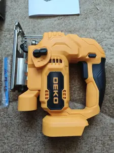 НОВЫЙ Лобзик аккумуляторный DEKO DKJS100 (2 АКБ)