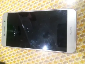 Телефон на запчасти