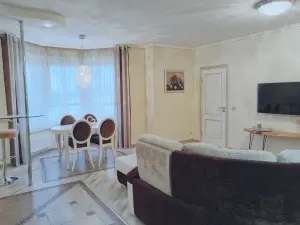 Элитная 3-комн. квартира в центре с потрясающими видами.