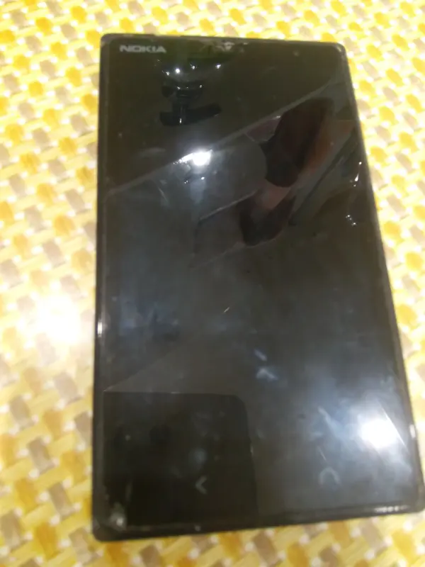 Телефон на запчасти